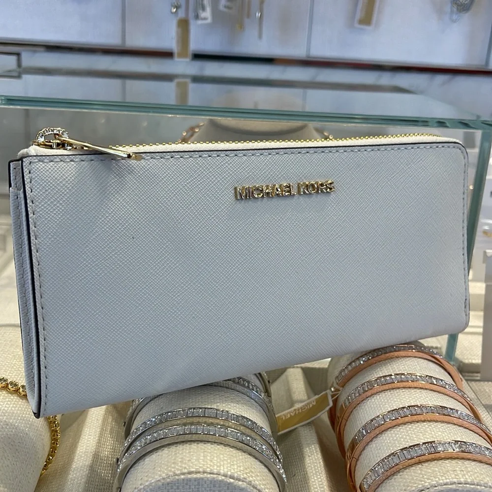 MICHAEL KORS Jet Set Travel Lg Saffiano Leather Quarter-Zip Wallet
Optic White - Picture 7 of 16
